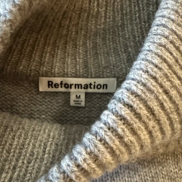 Reformation Garrett Turtleneck Cropped Cashmere Sweater in Husky Grey - Size M - Picture 5 of 10